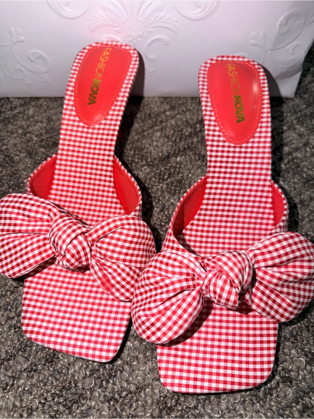 Fashion Nova Red Gingham Bow Slide Sandals - brand new size 8